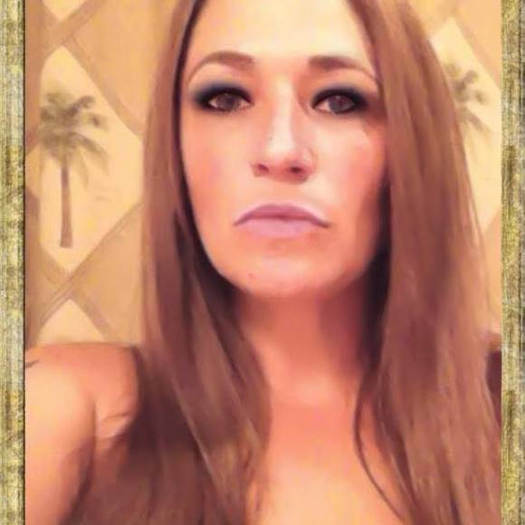 Meet your Posher, Katie - Picture 1 of 1